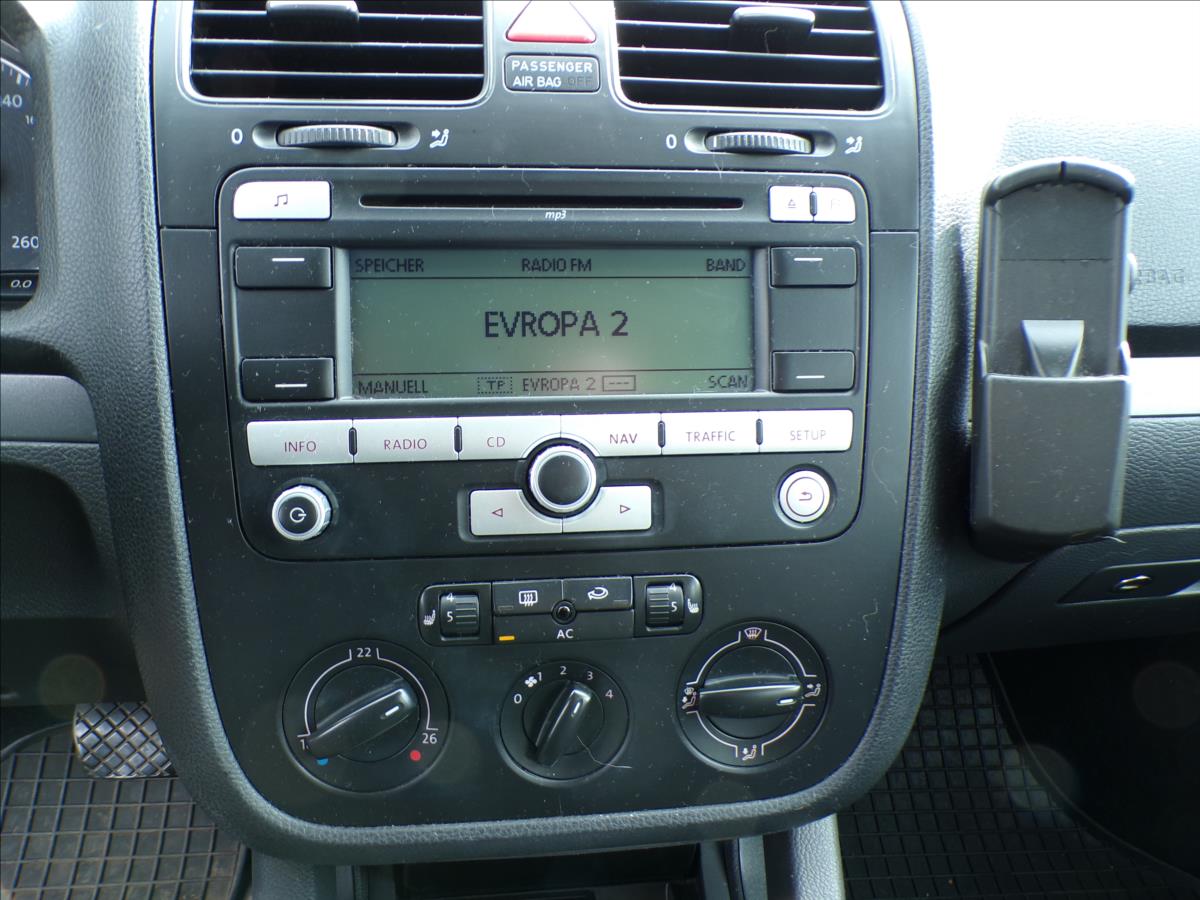 volkswagen-golf-1-9-tdi-automat-klima - 8