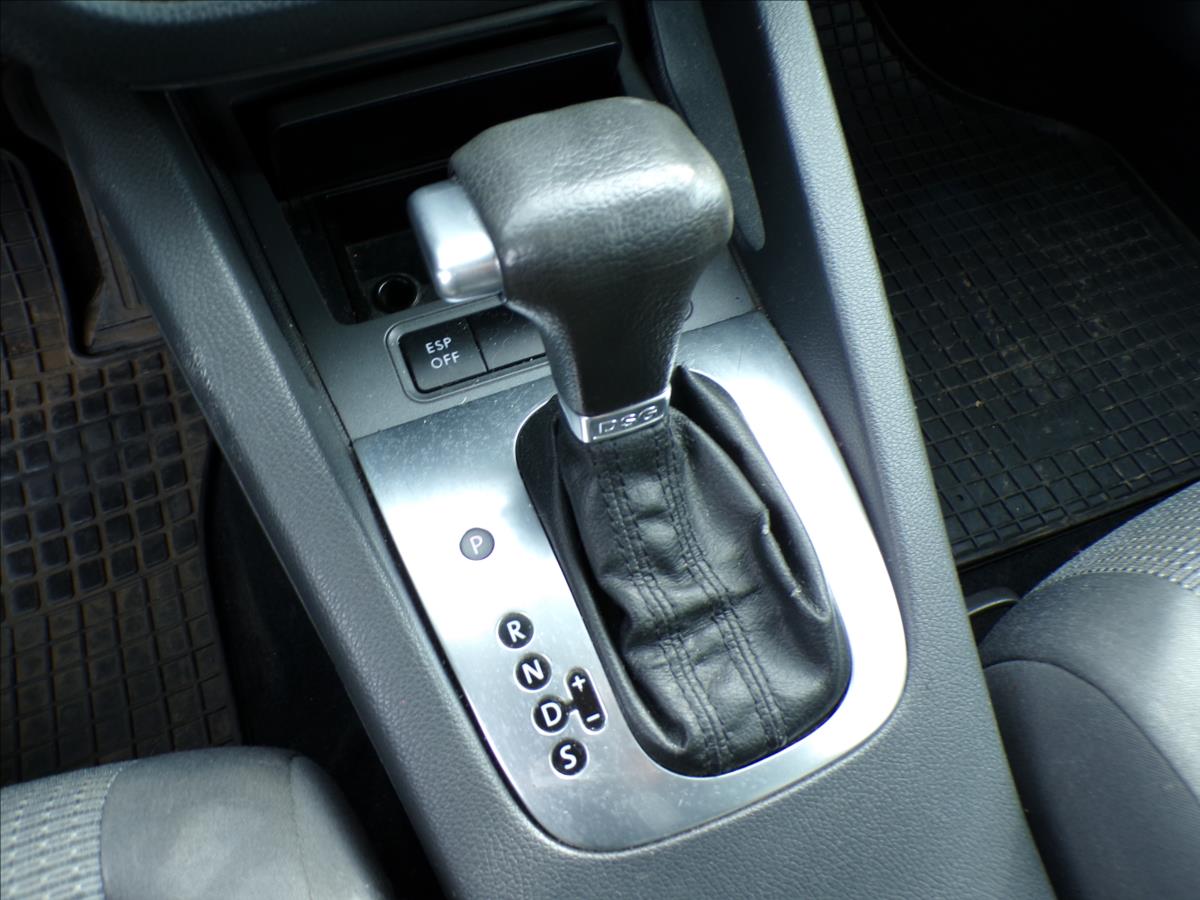 volkswagen-golf-1-9-tdi-automat-klima - 9