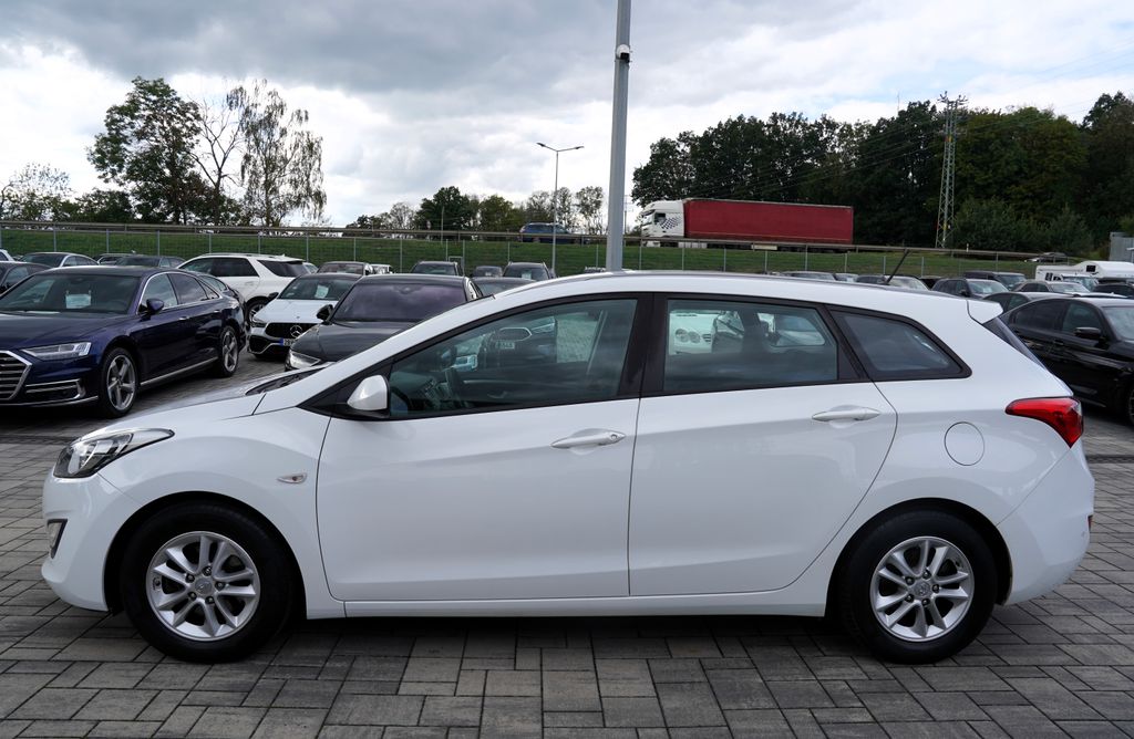 hyundai-i30-i30-1-6i-dohc-16v-120-ps-cr - 2