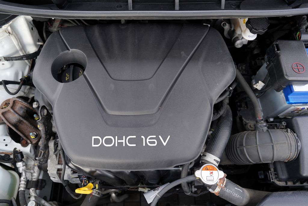 hyundai-i30-i30-1-6i-dohc-16v-120-ps-cr - 9