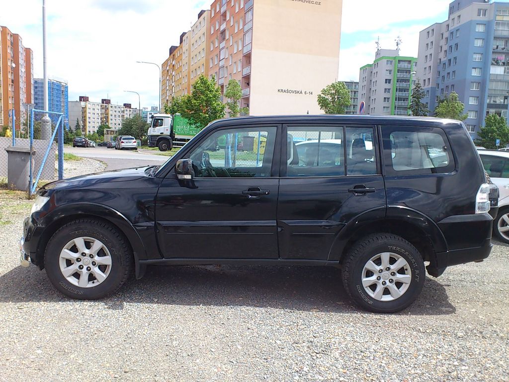 mitsubishi-pajero-3-2-di-d-4x4-mist-7-r-v-2012 - 5