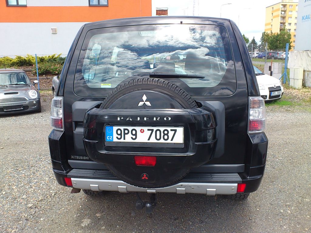 mitsubishi-pajero-3-2-di-d-4x4-mist-7-r-v-2012 - 6