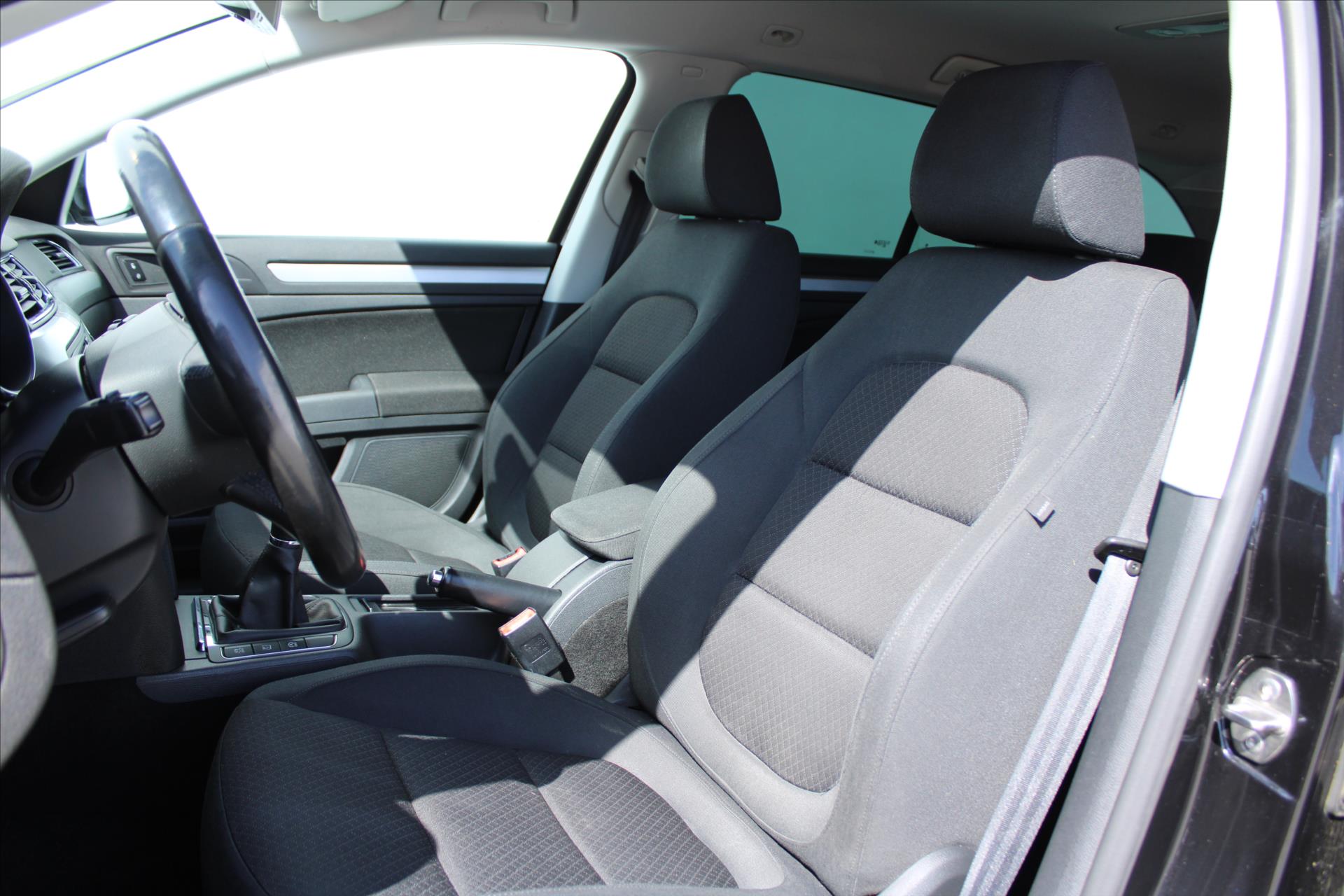 skoda-superb-2-0-tdi-103kw-elegance - 8