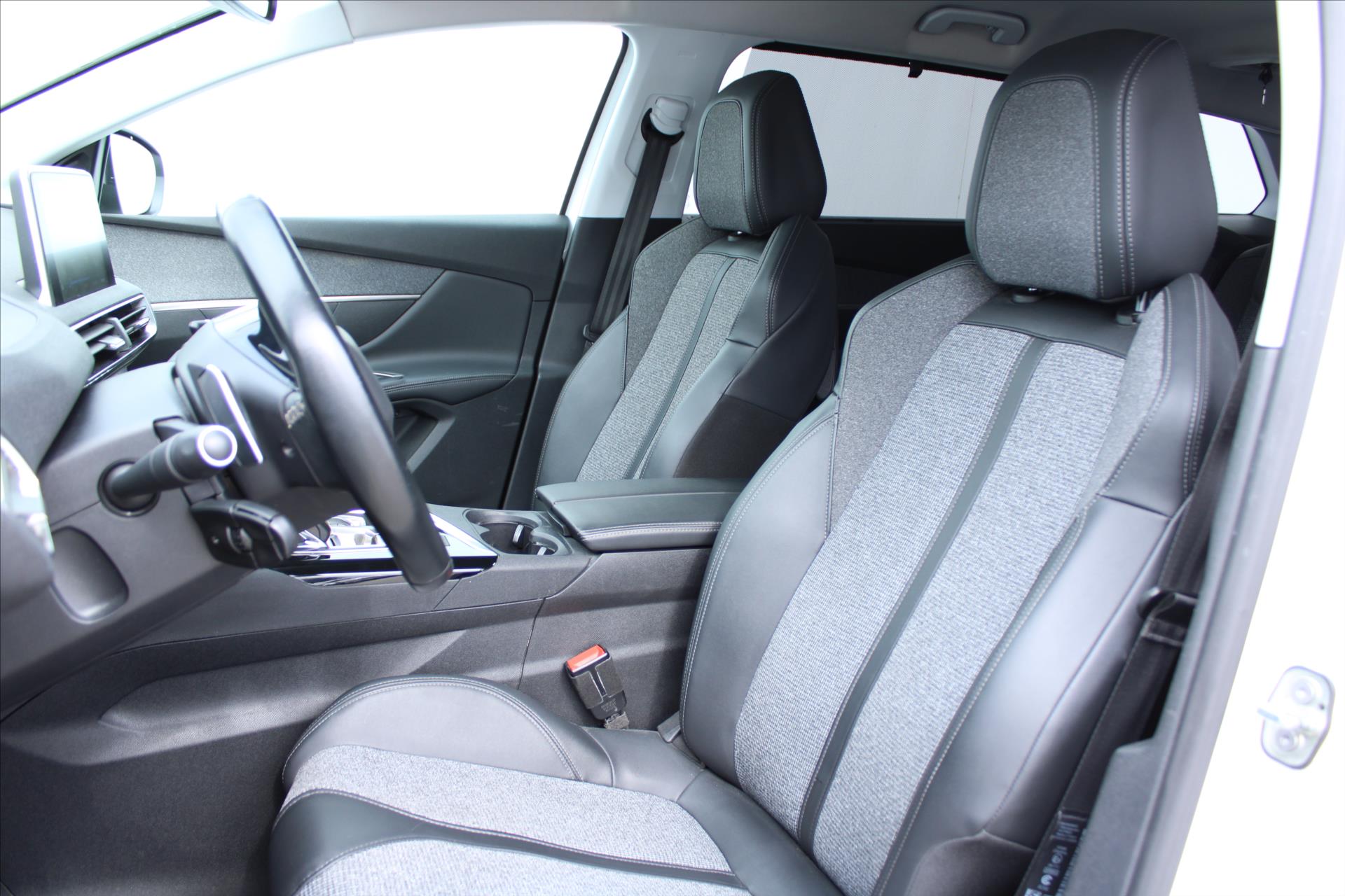 peugeot-5008-1-6i-133kw-allure-1-maj-cr - 9