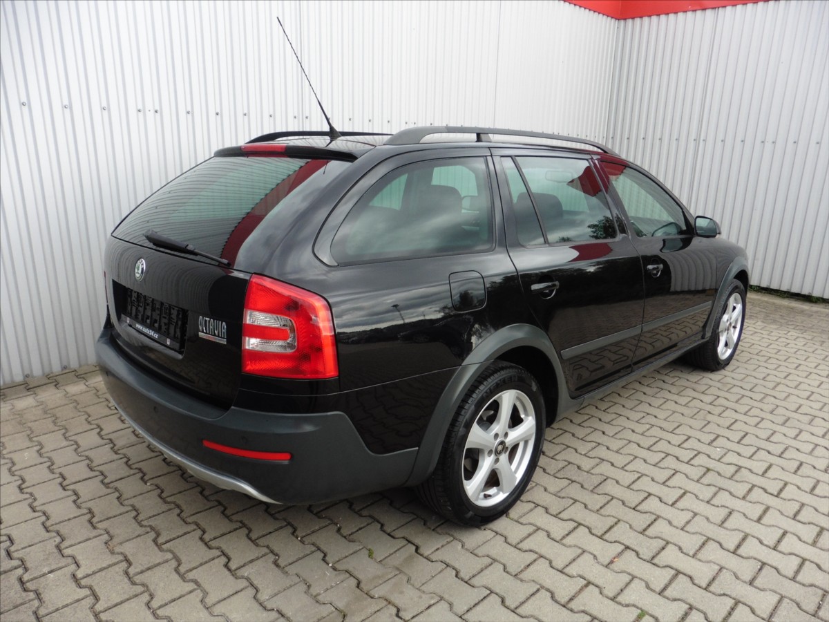 skoda-octavia-ii-combi-2-0-tdi-scout-4x4 - 3