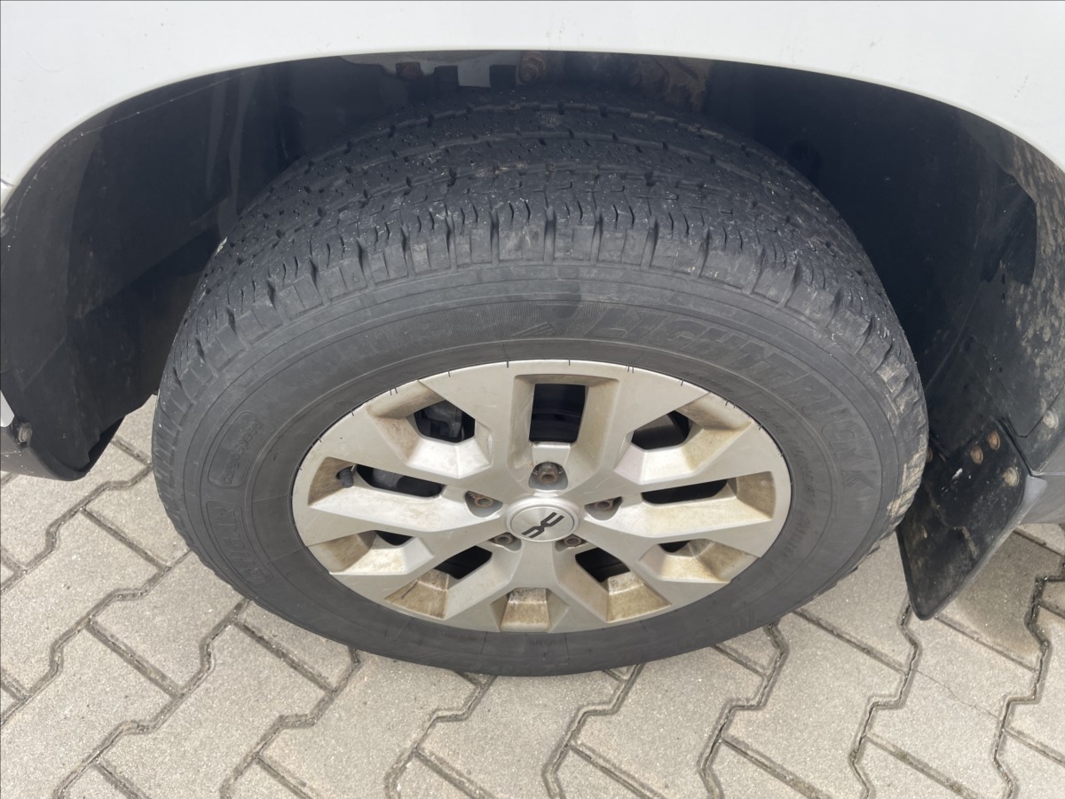 dacia-duster-1-5-dci-4x4-cr-dph-1-majitel - 5