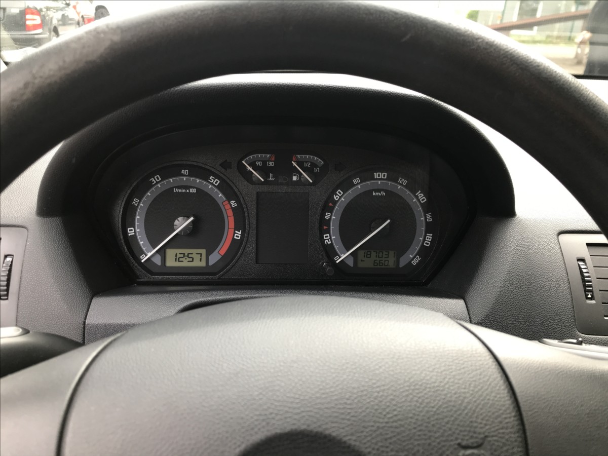 skoda-fabia-1-2-htp-40kw - 8