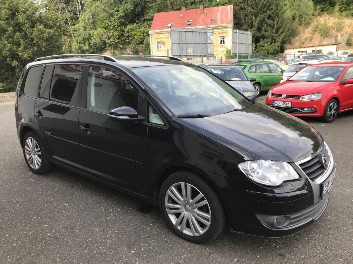 volkswagen-touran-1-4-tsi-103kw-dsg-7mist - 3