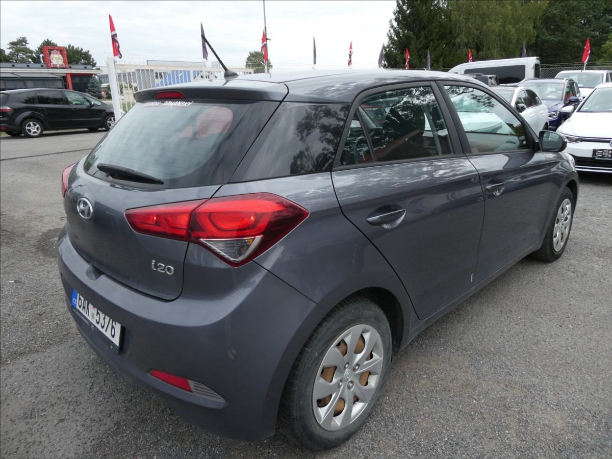 hyundai-i20-1-2-i-55kw-koupeno-v-cr-klima - 6