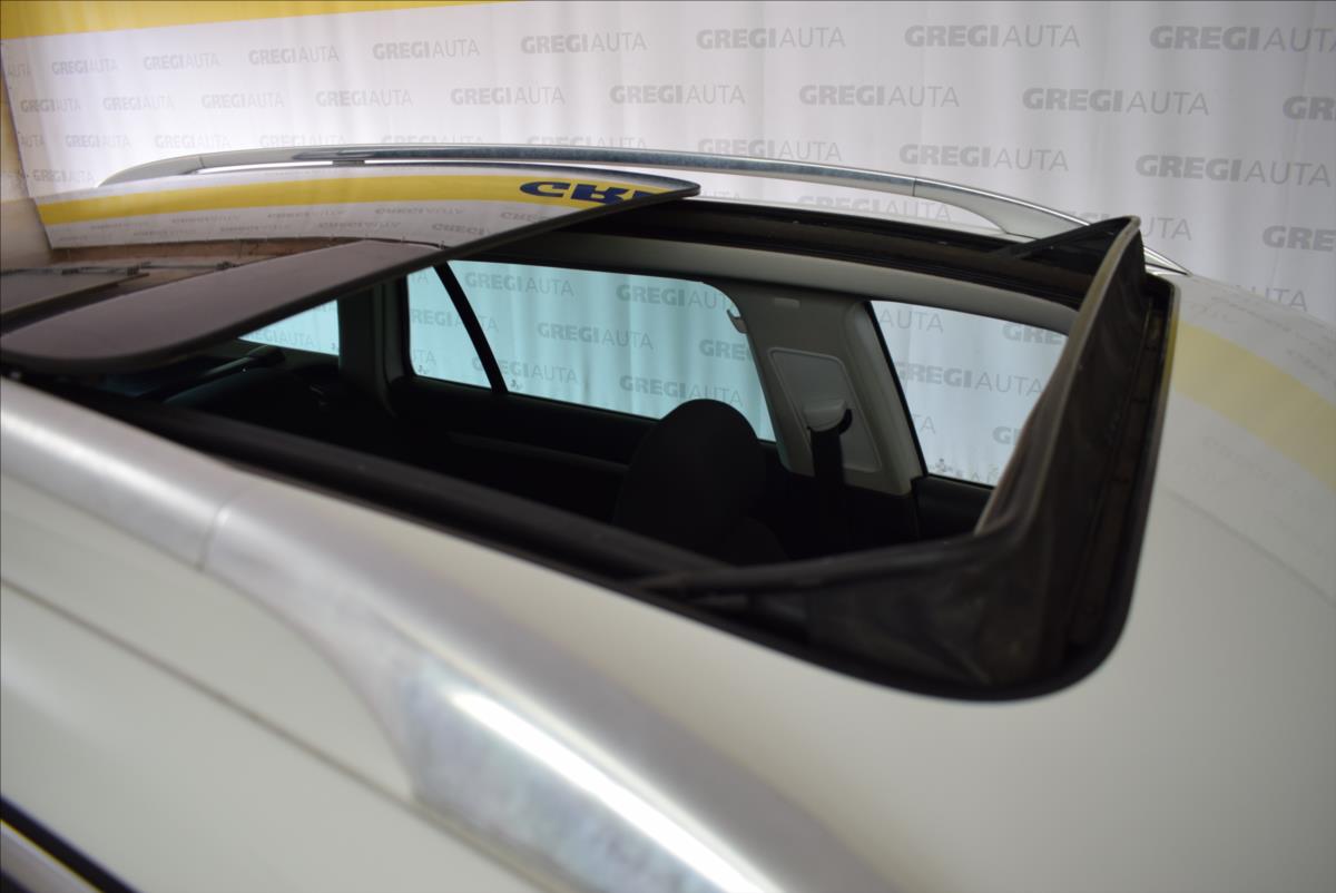 volkswagen-golf-1-4-tsi-dsg-highline-pr-servis - 7