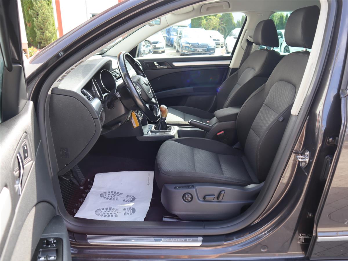 skoda-superb-2-0-tdi-4x4-elegance-navi-cz - 6