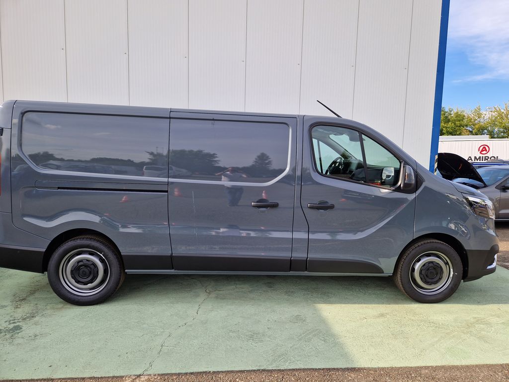 renault-trafic-2-0dci-do-2-49t-spani-topeni - 4