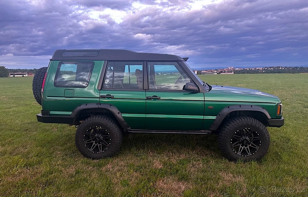 land-rover-discovery-2-0-2-td5-kompletni-restomod - 1
