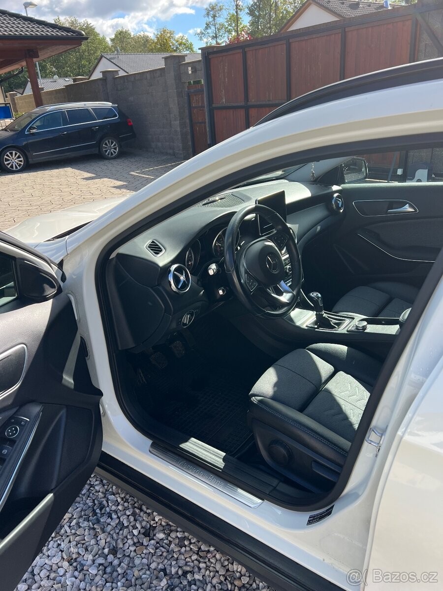mercedes-benz-gla-180 - 2