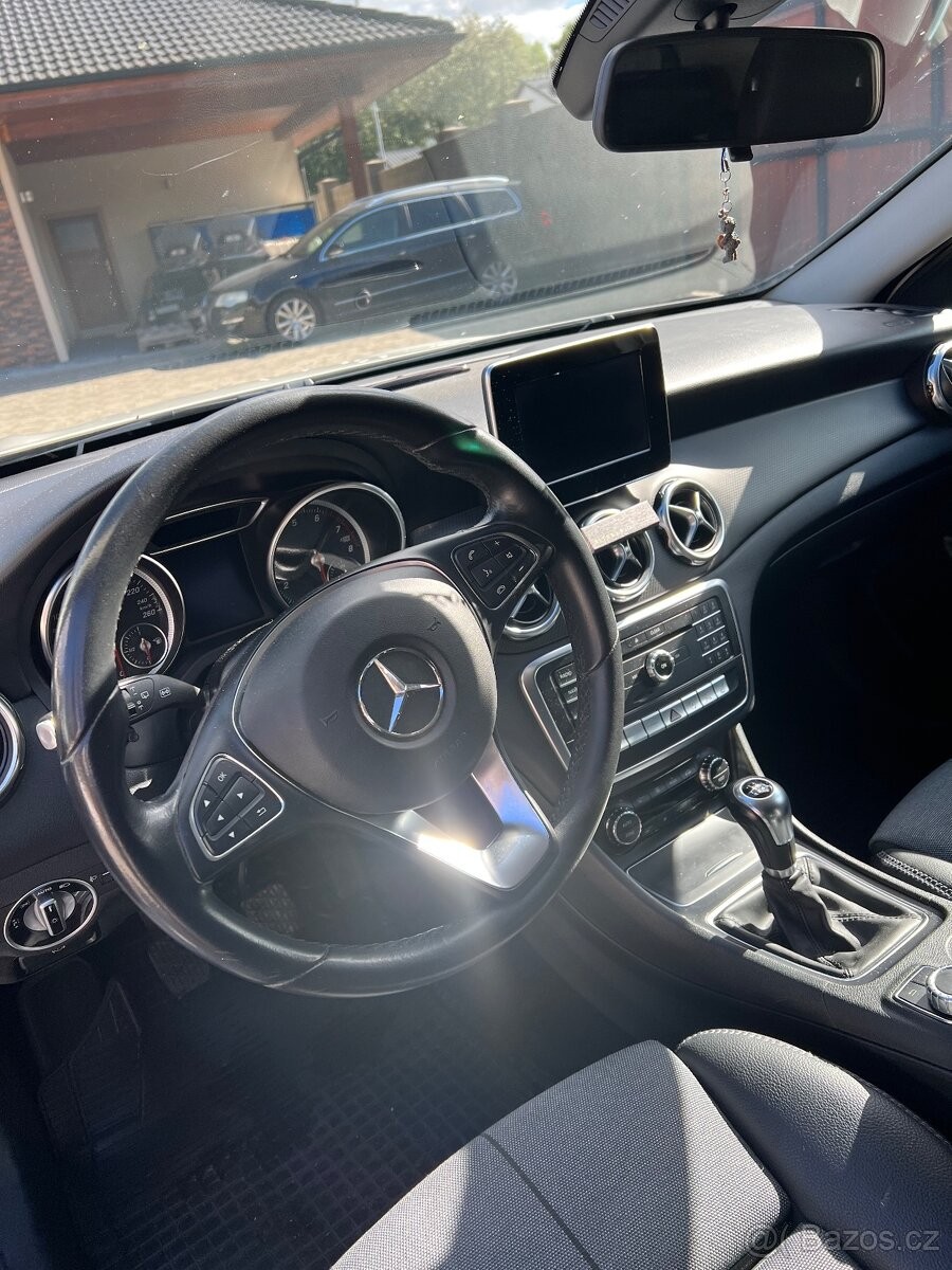 mercedes-benz-gla-180 - 4