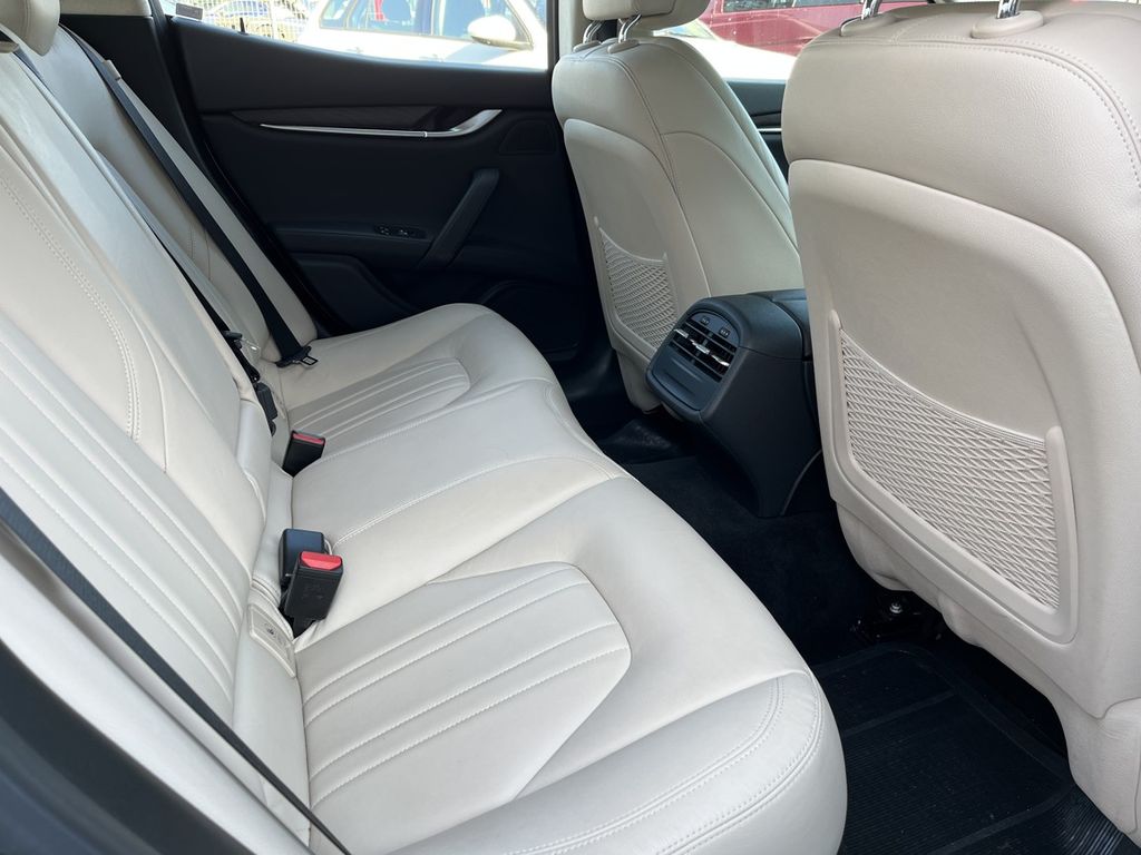 maserati-ghibli-3-0-v6-bi-turbo-sq4-at8 - 6