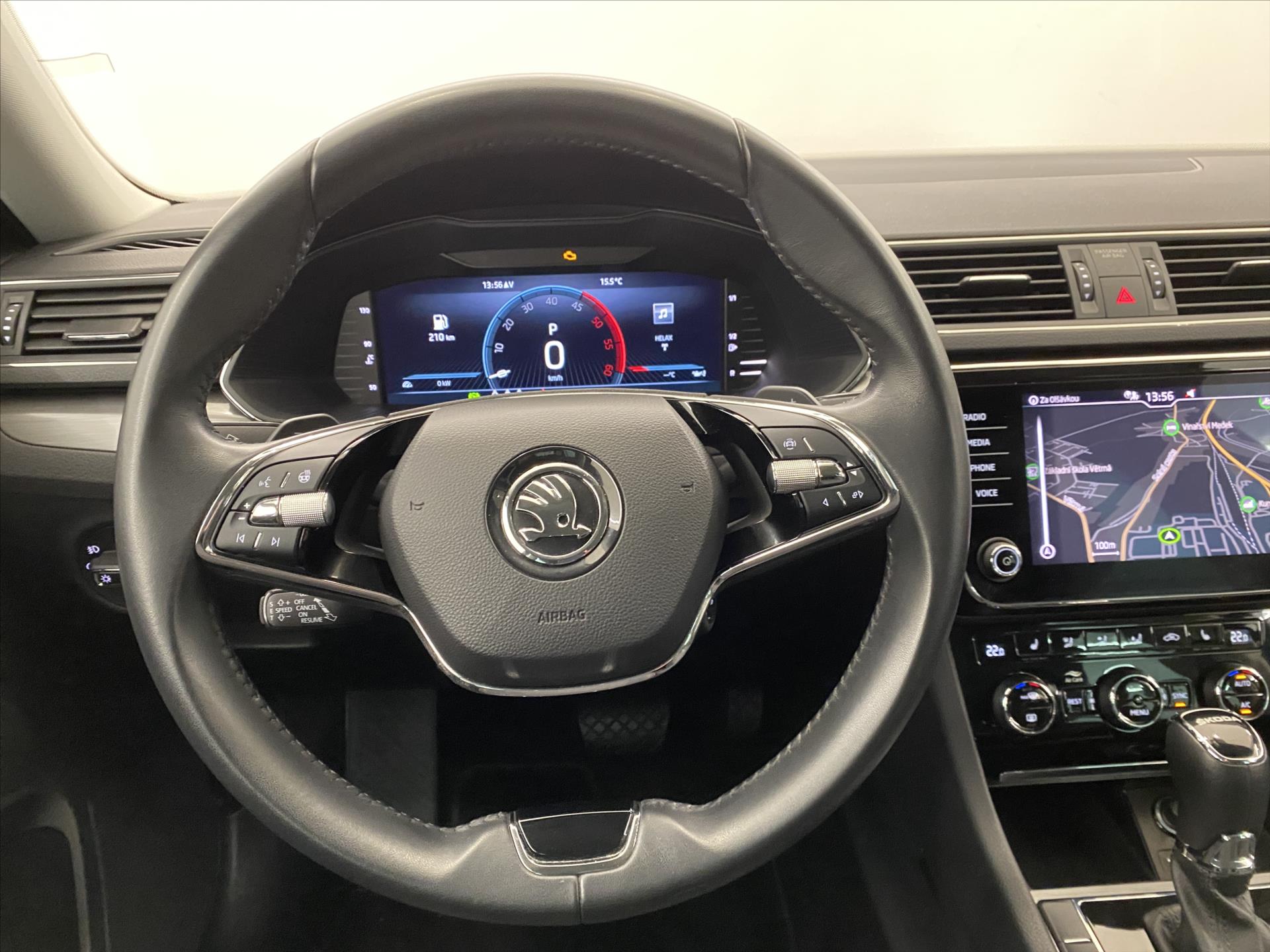 skoda-superb-2-0-tdi-147kw-dsg-style - 9