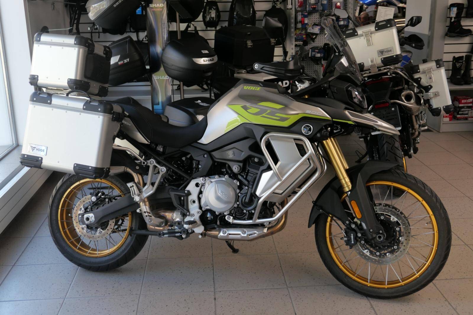 Voge 900 DSX