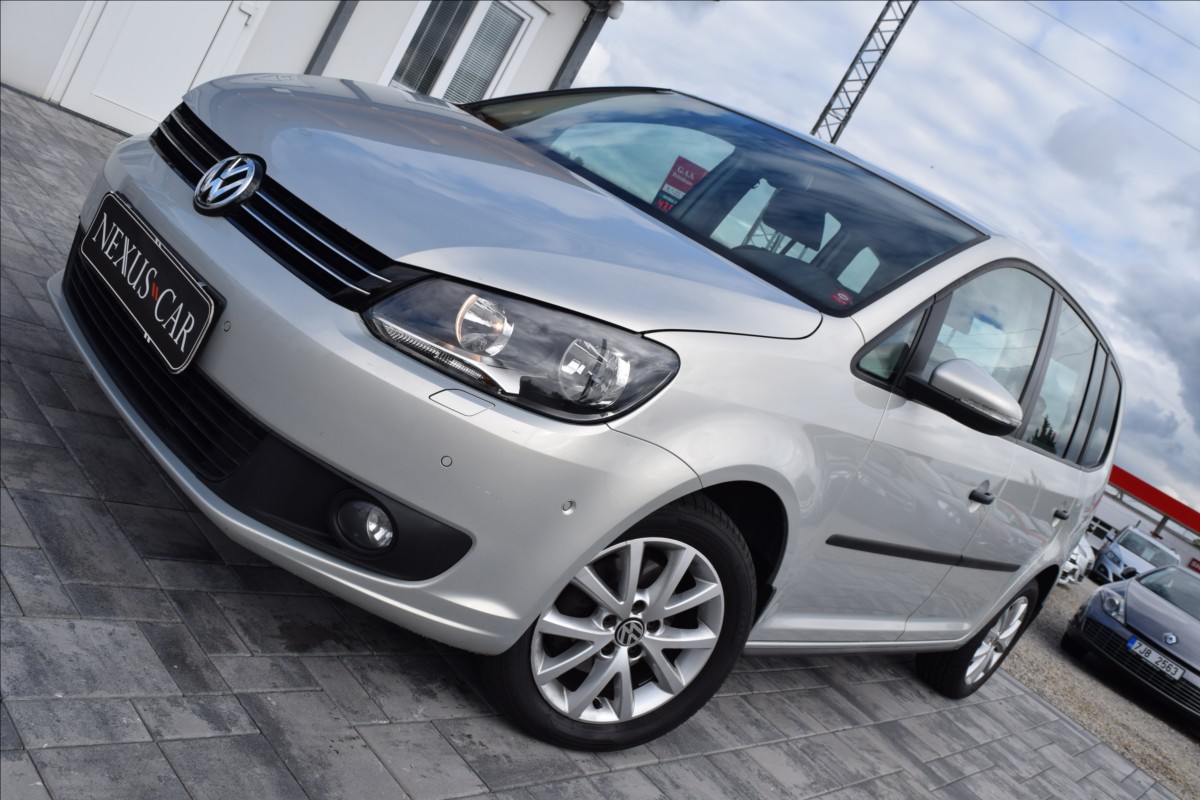 Volkswagen Touran 1,4 i 103KW AUTOMAT TAŽNÉ NAVI