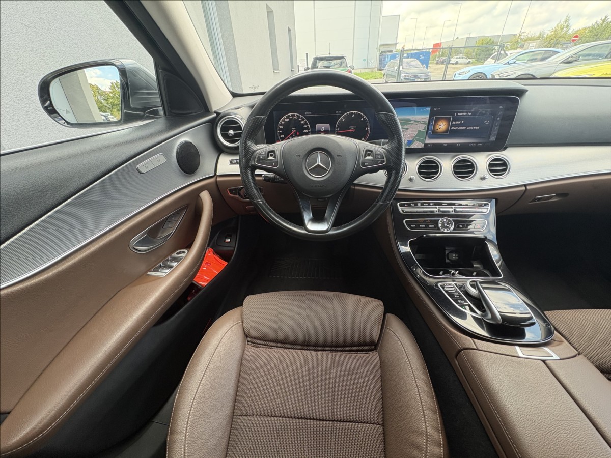 mercedes-benz-tridy-e-2-0-220-d - 9