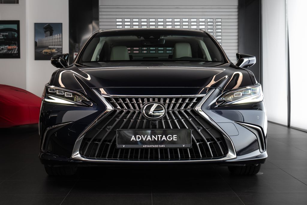 lexus-es-300-h-marklevinson-360-vyhrivana-ventilovana-sedadla - 1