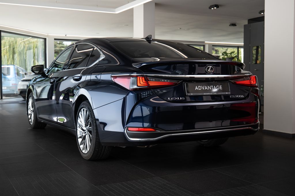 lexus-es-300-h-marklevinson-360-vyhrivana-ventilovana-sedadla - 2