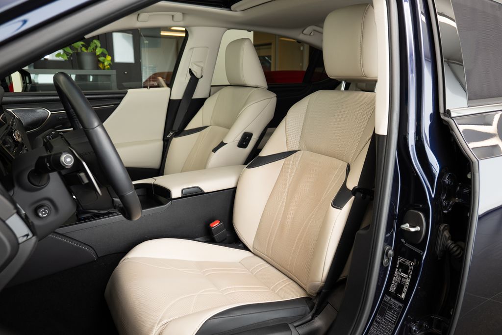 lexus-es-300-h-marklevinson-360-vyhrivana-ventilovana-sedadla - 5