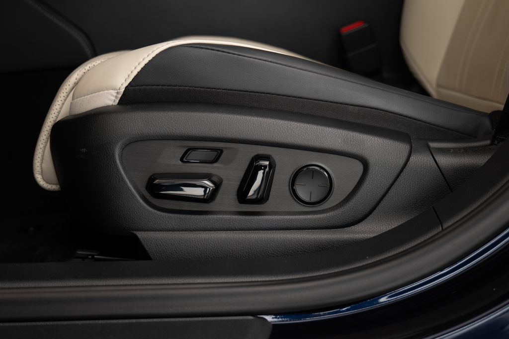 lexus-es-300-h-marklevinson-360-vyhrivana-ventilovana-sedadla - 6