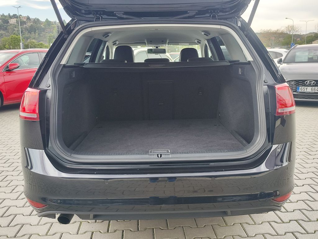 volkswagen-golf-1-2-tsi-81kw-comfortline - 8
