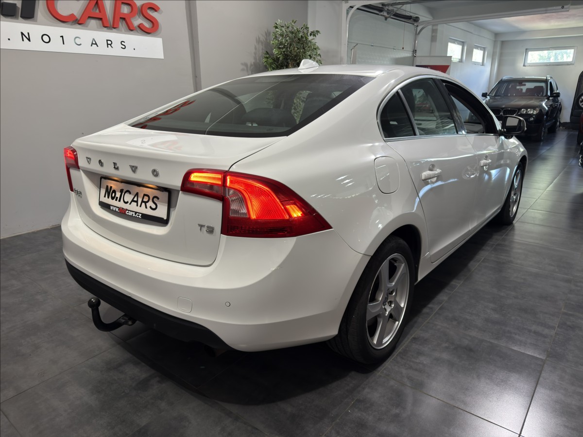 volvo-s60-1-6-t3-summum-xenon-blis - 4