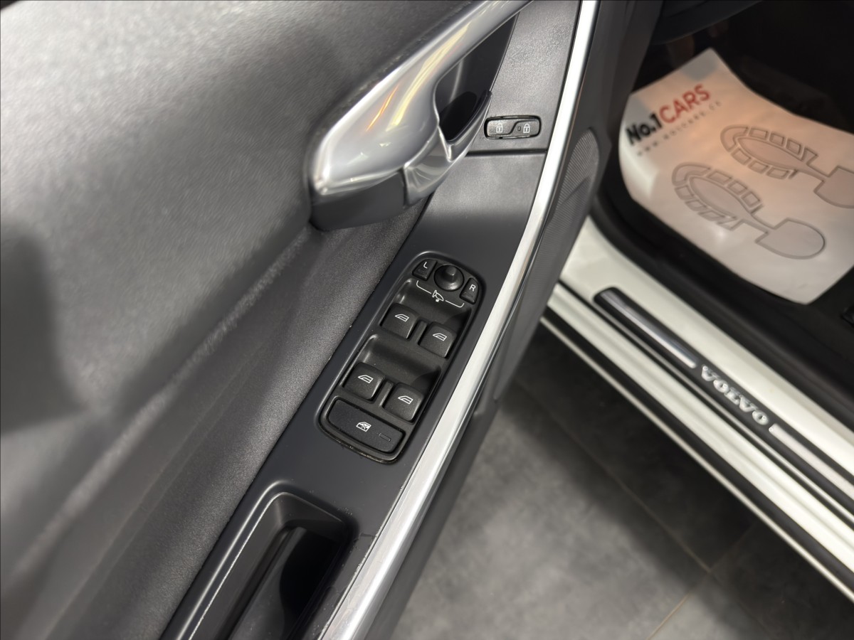 volvo-s60-1-6-t3-summum-xenon-blis - 6