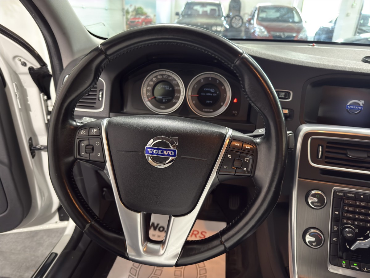 volvo-s60-1-6-t3-summum-xenon-blis - 8