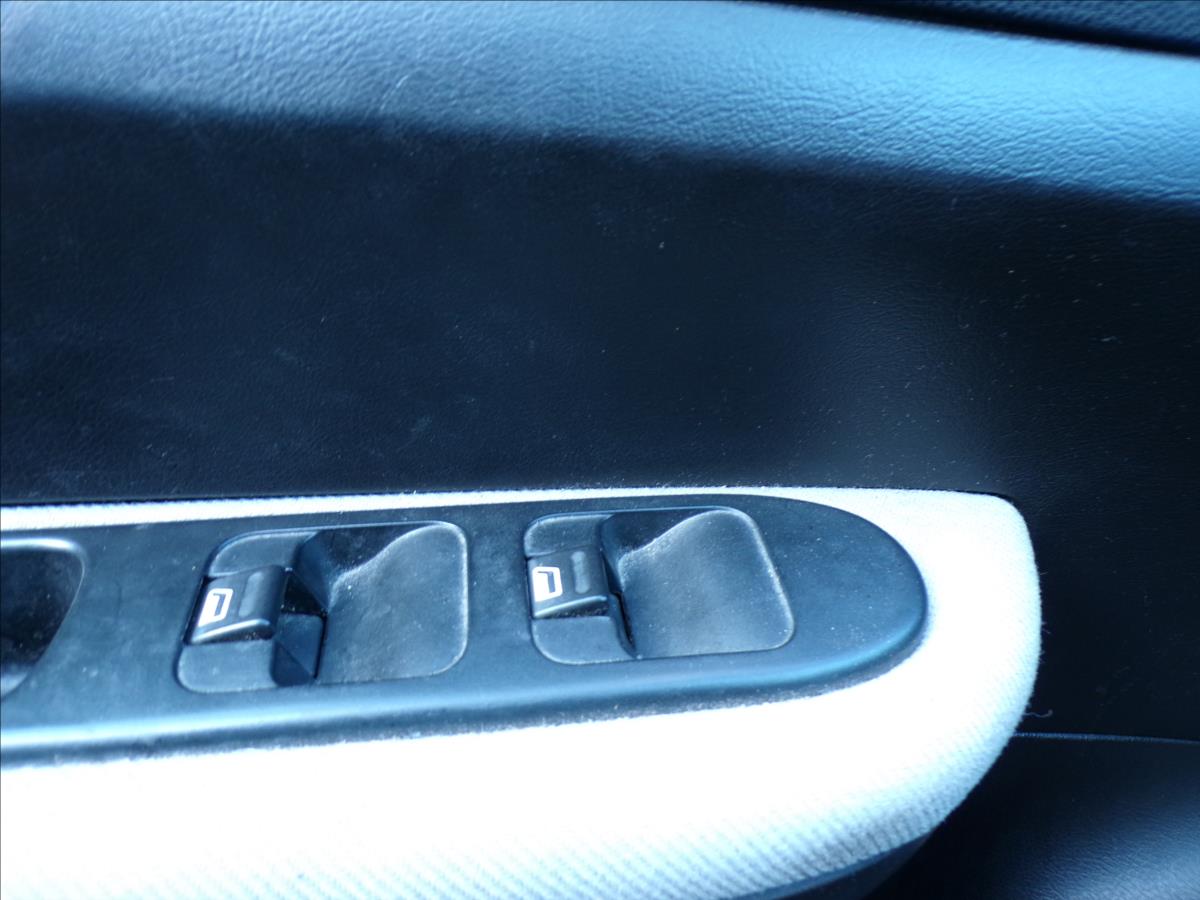 peugeot-307-1-4-16v-tazne-zarizeni - 8