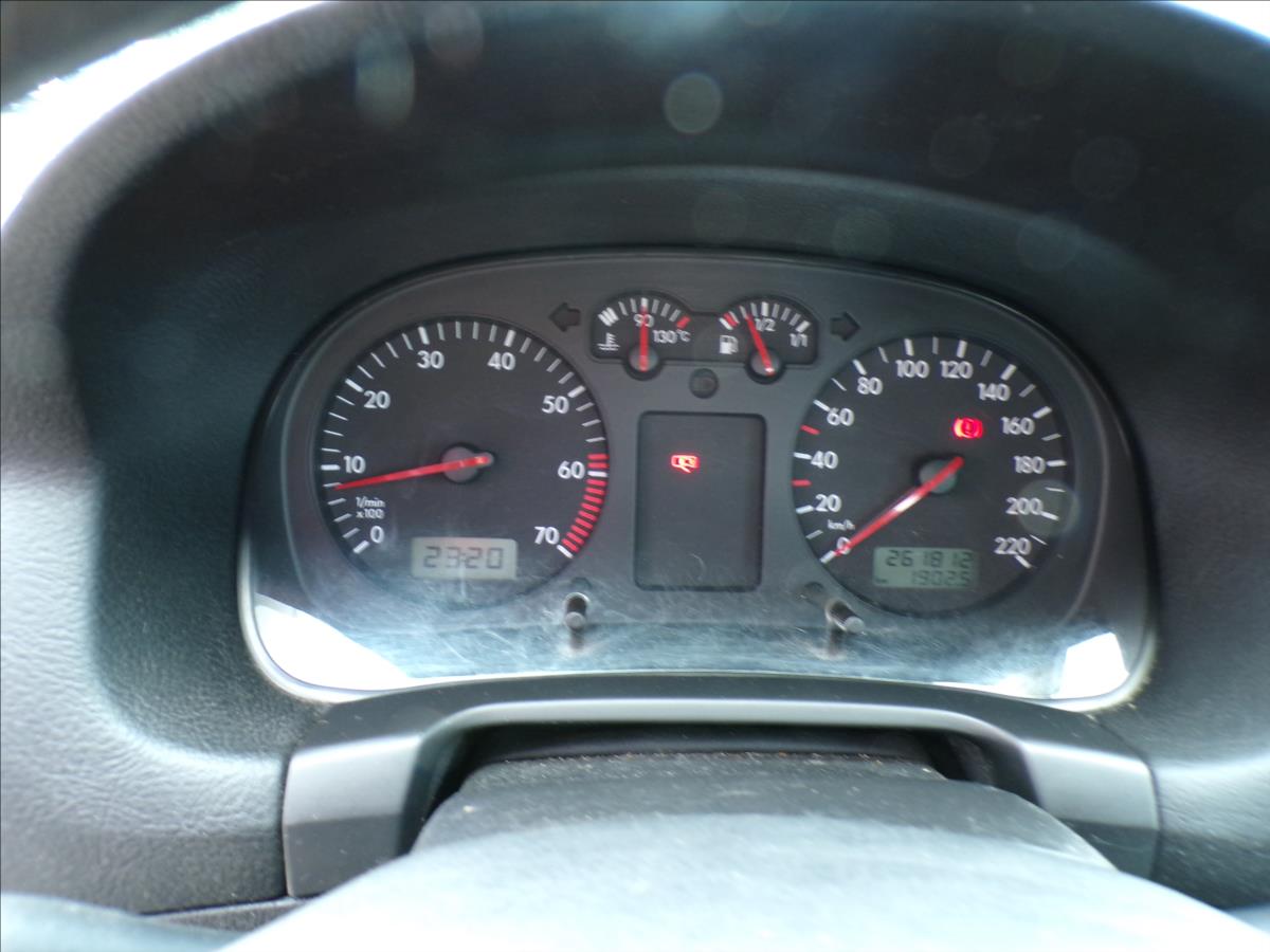 volkswagen-golf-1-4-16v-klimatizace - 7