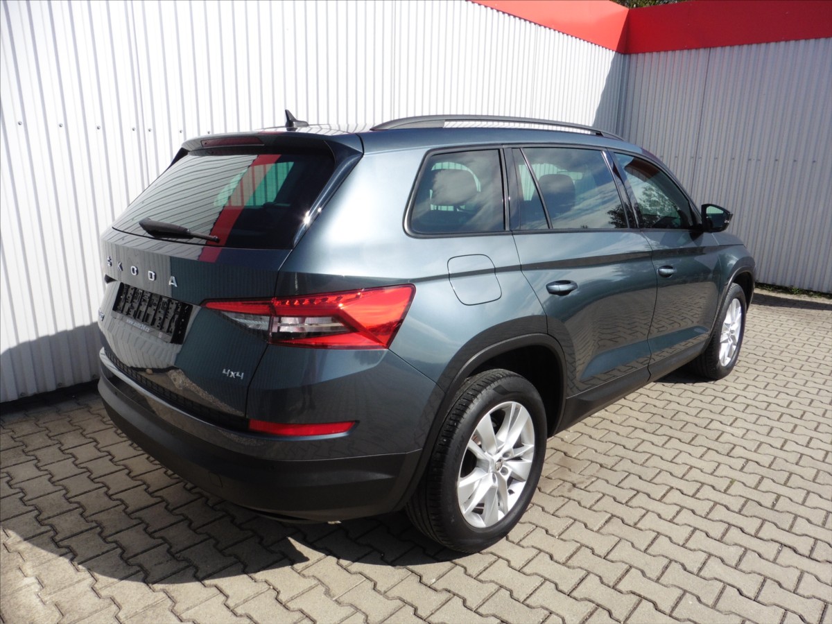 skoda-kodiaq-2-0-tdi-style-4x4-dsg-7-mist - 2