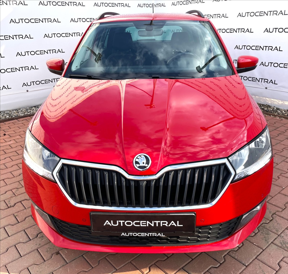skoda-fabia-1-0-tsi-1-maj-cr-dph-stk-9-28 - 1