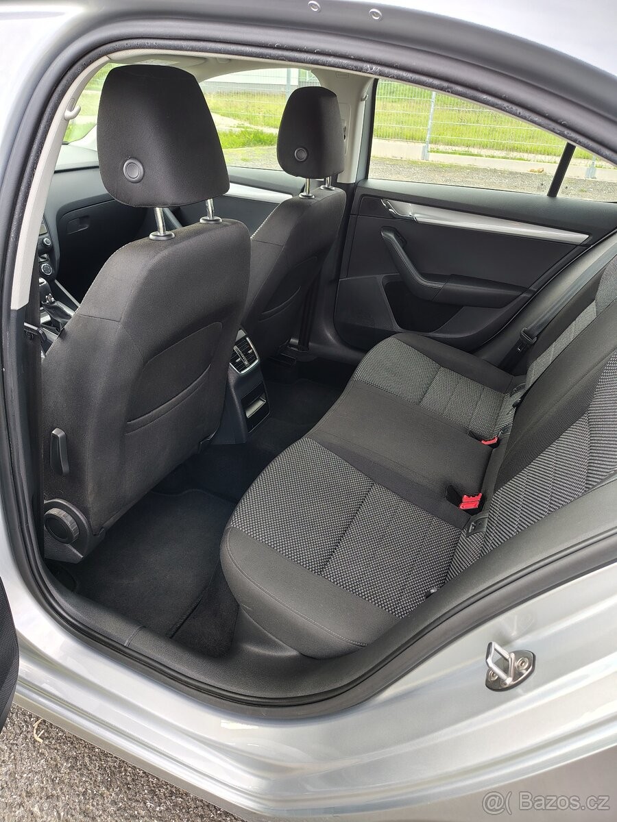 skoda-octavia-1-2-tsi-tazne-zar - 3