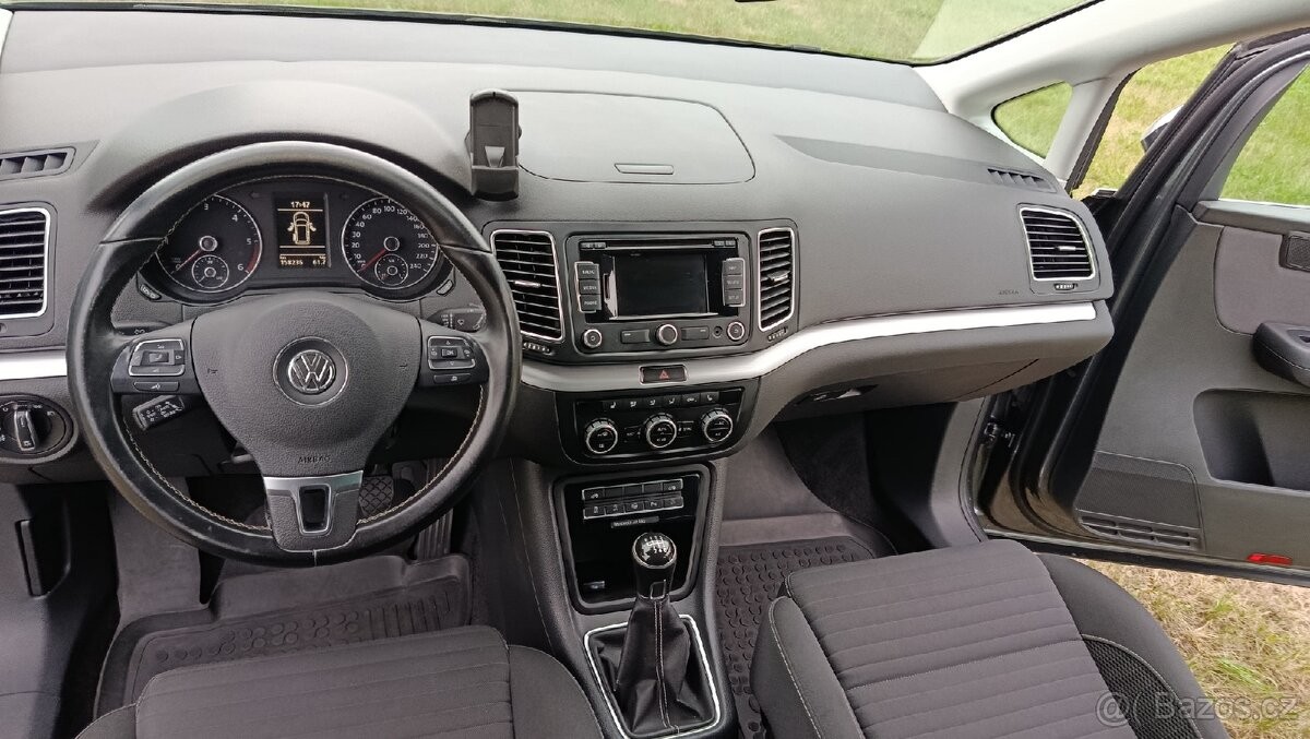 volkswagen-sharan-2-0-tdi-bluemotion-103-kw - 9