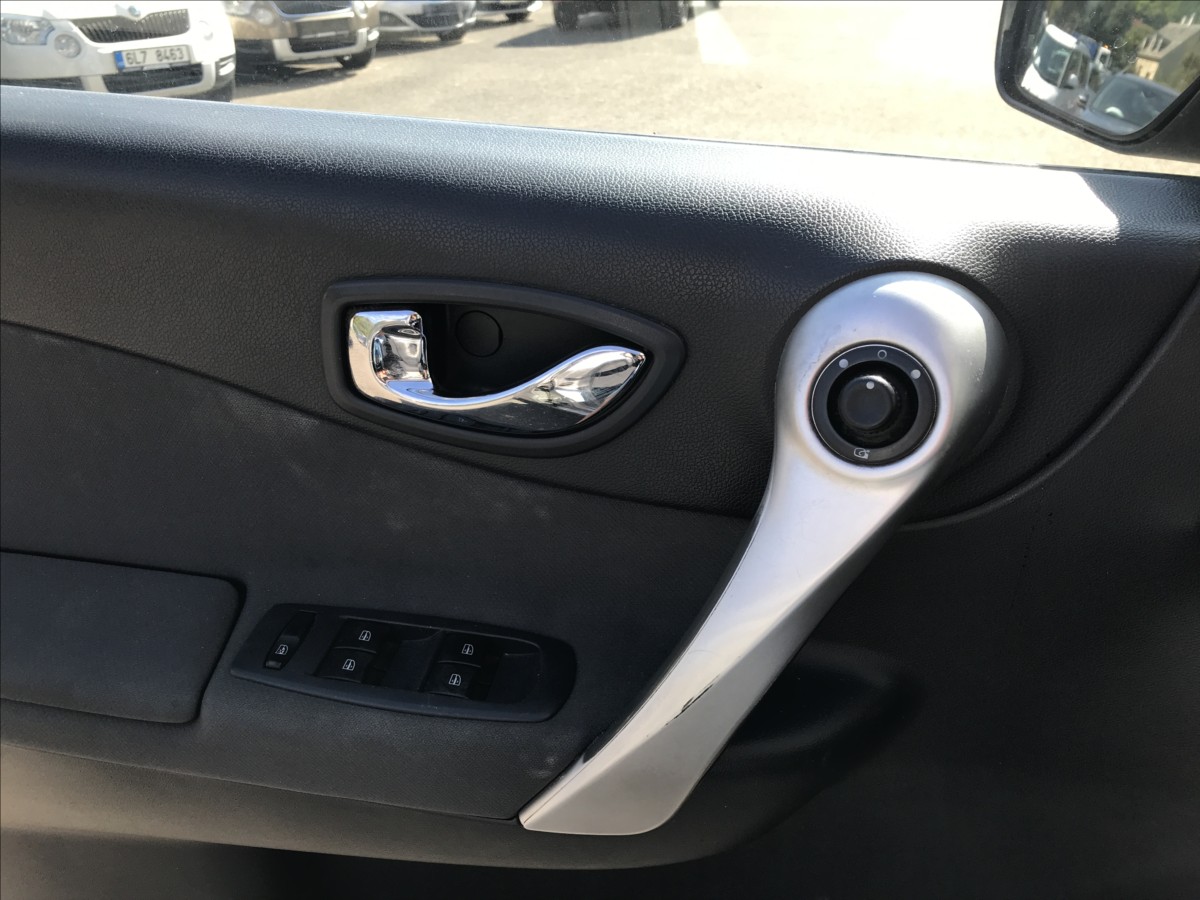 renault-koleos-2-0-dci-110kw-at-4x4 - 8