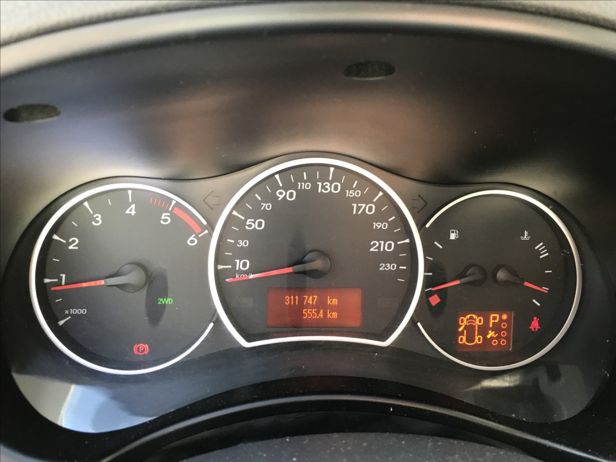 renault-koleos-2-0-dci-110kw-at-4x4 - 9
