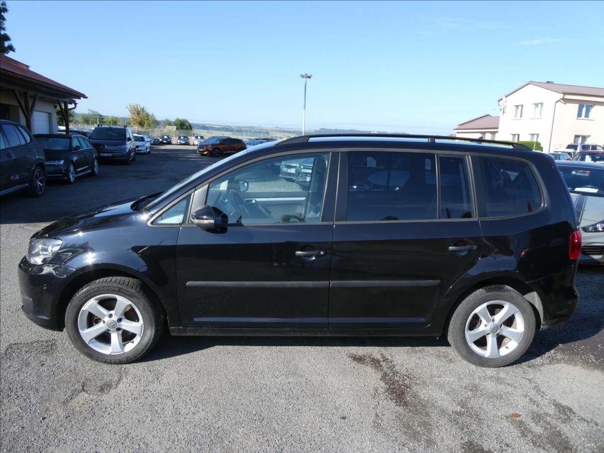 volkswagen-touran-1-6-tdi-77kw-7-mist-navigace - 5