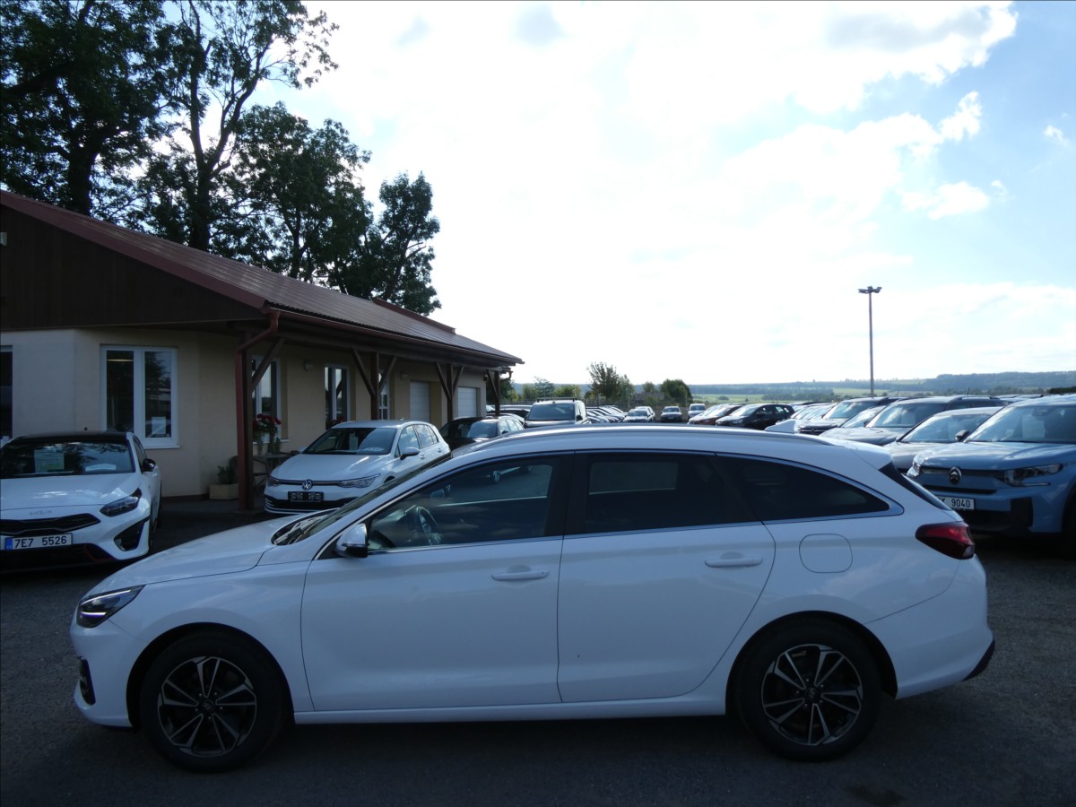 hyundai-i30-1-0-t-gdi-88kw-smart-cr-navigace - 5
