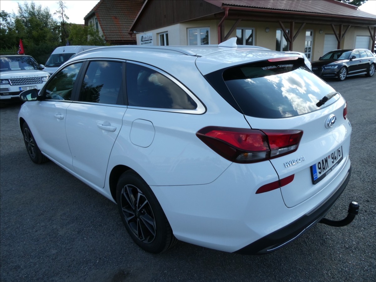 hyundai-i30-1-0-t-gdi-88kw-smart-cr-navigace - 6