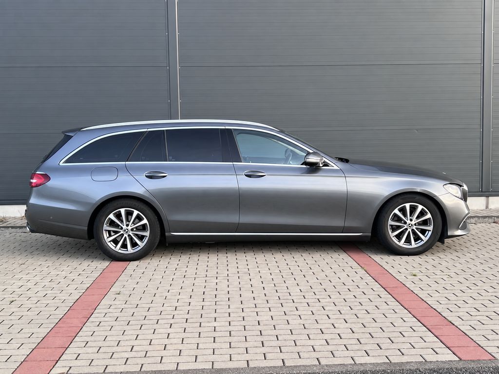 mercedes-benz-tridy-e-220d-business-p-kamera-tazne-z - 7