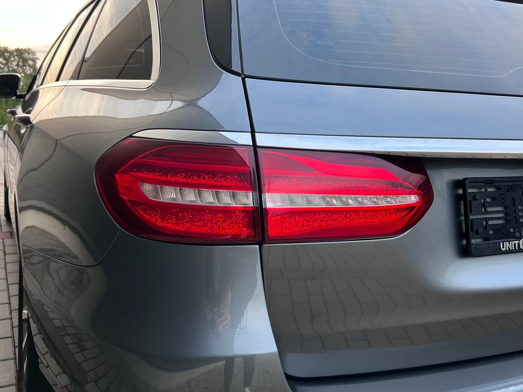 mercedes-benz-tridy-e-220d-business-p-kamera-tazne-z - 9