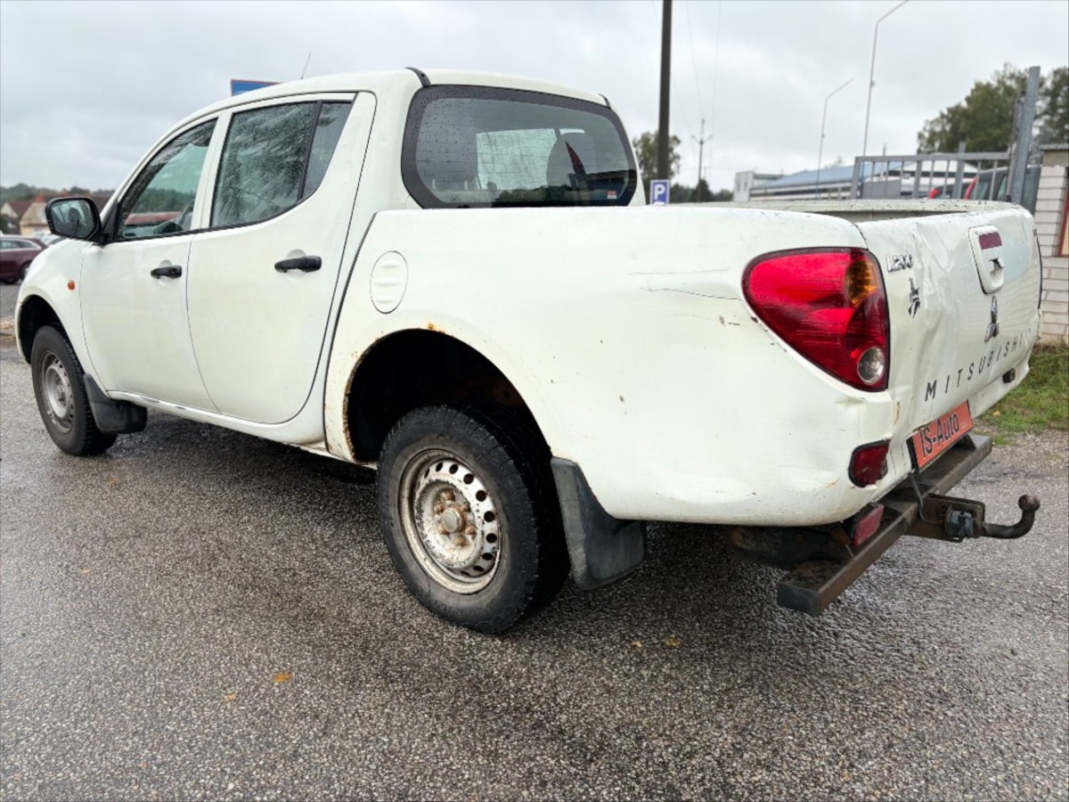 mitsubishi-l200-2-5-di-d-4x4 - 3