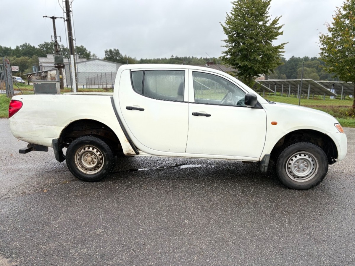 mitsubishi-l200-2-5-di-d-4x4 - 4