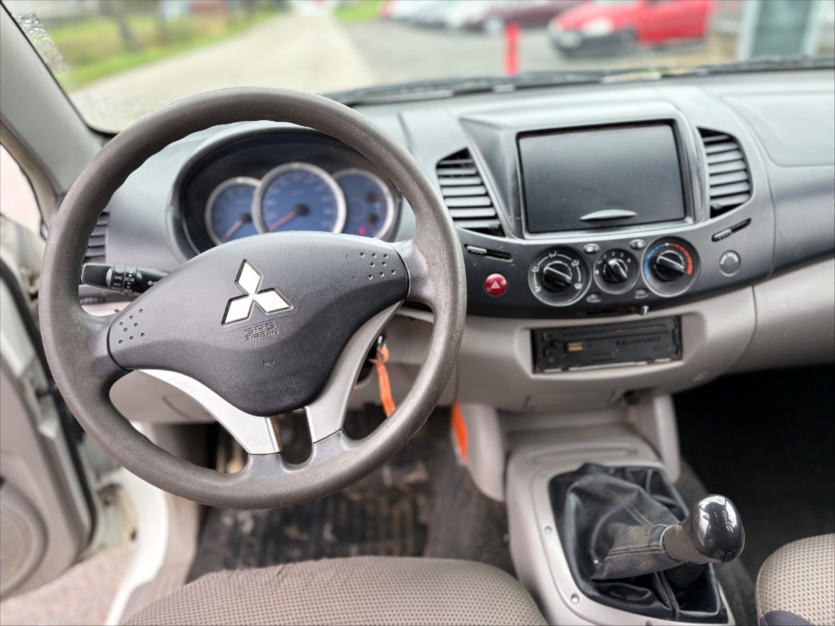 mitsubishi-l200-2-5-di-d-4x4 - 6