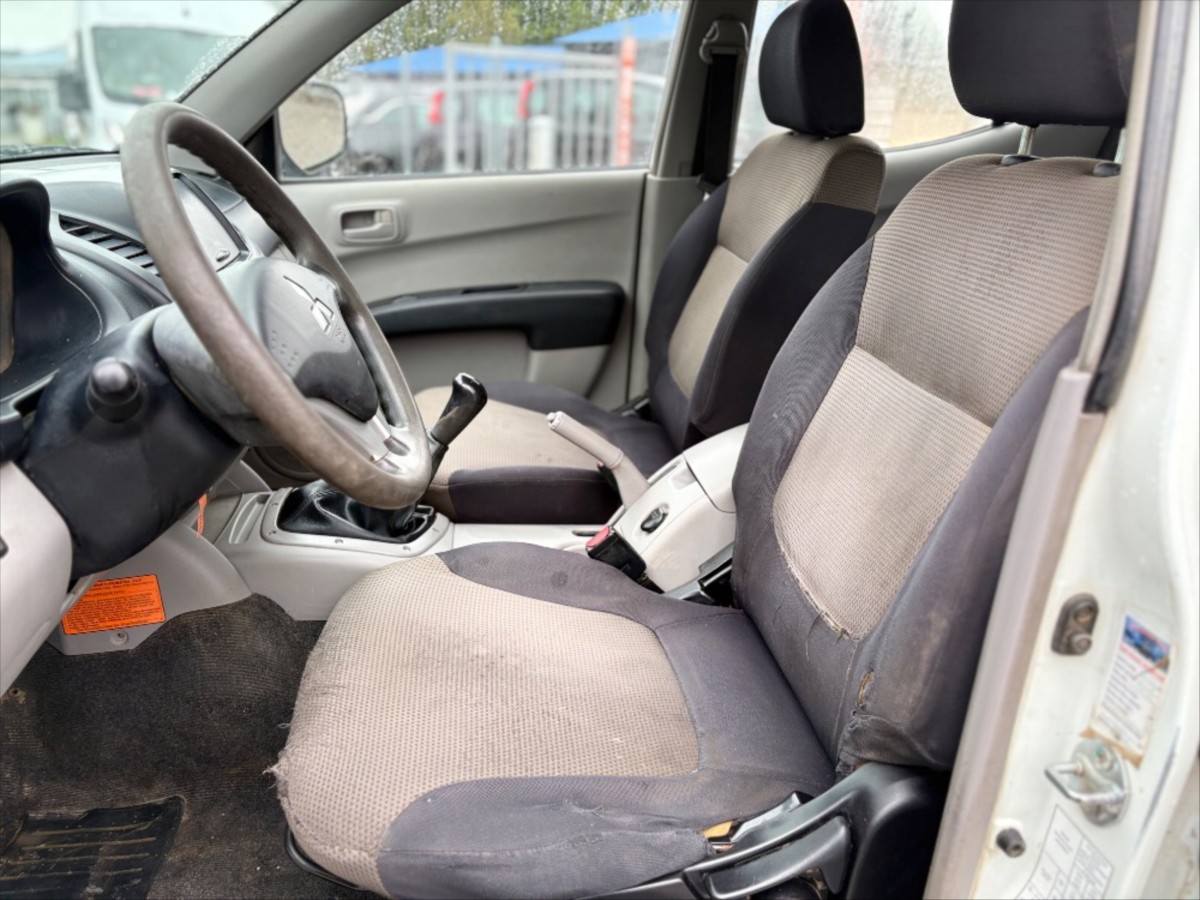 mitsubishi-l200-2-5-di-d-4x4 - 9