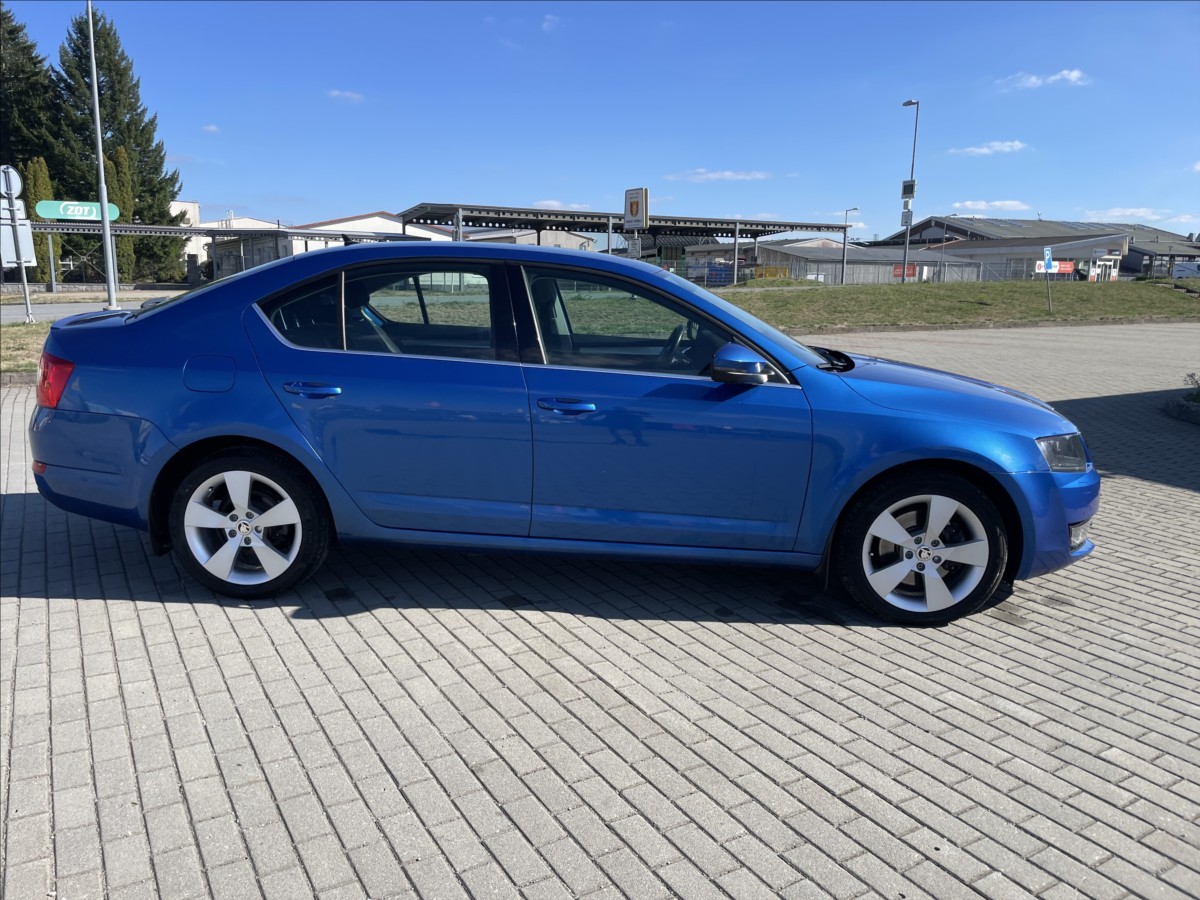skoda-octavia-1-8-tsi-132kw-dsg-style-xenon-led-czauto - 4